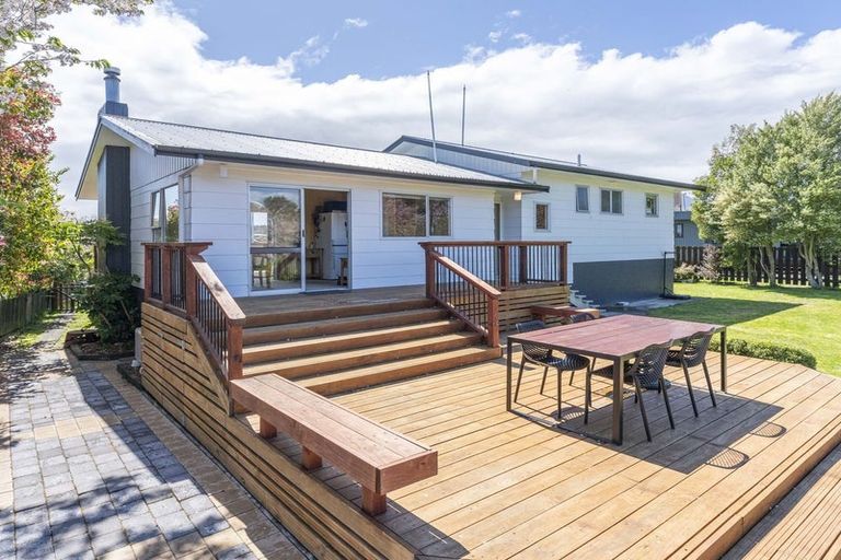 Photo of property in 14 Kempton Place, Richmond Heights, Taupo, 3330