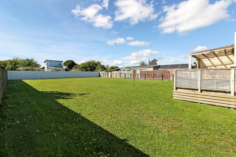 Photo of property in 11 Linklater Avenue, Foxton Beach, Foxton, 4815