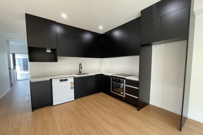 Photo of property in 8 Rangimarie Close, Opaheke, Papakura, 2113