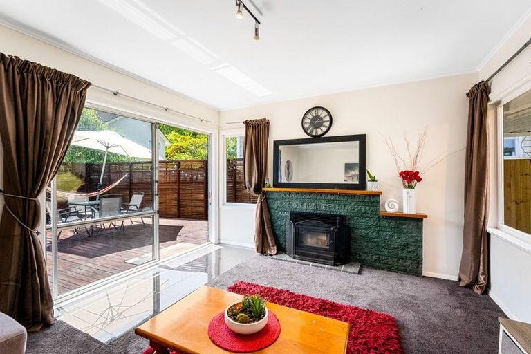 Photo of property in 28 Lowry Crescent, Stokes Valley, Lower Hutt, 5019
