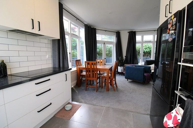 Photo of property in 22 Lawson Street, Roslyn, Dunedin, 9011