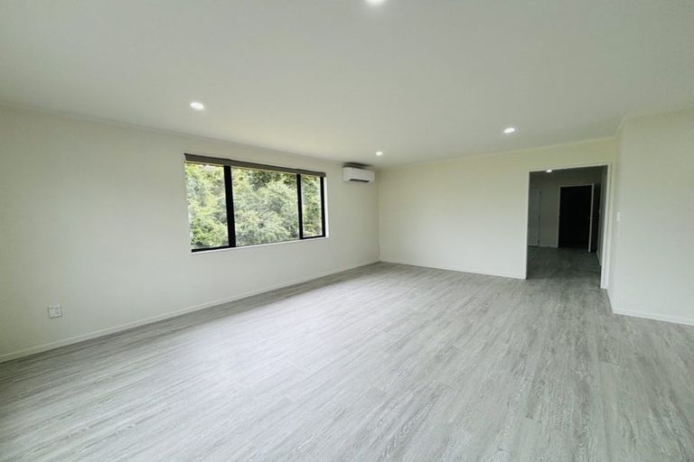 Photo of property in 50 San Valentino Drive, Henderson, Auckland, 0612