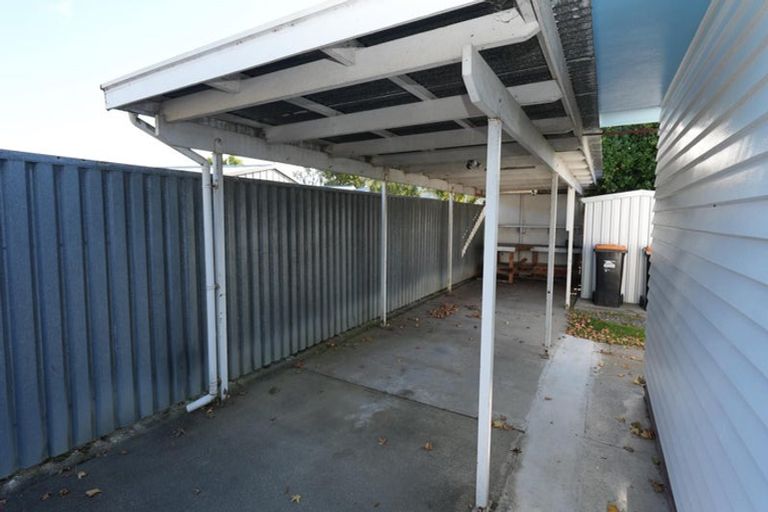 Photo of property in 19 Rhodes Drive, Kelvin Grove, Palmerston North, 4414