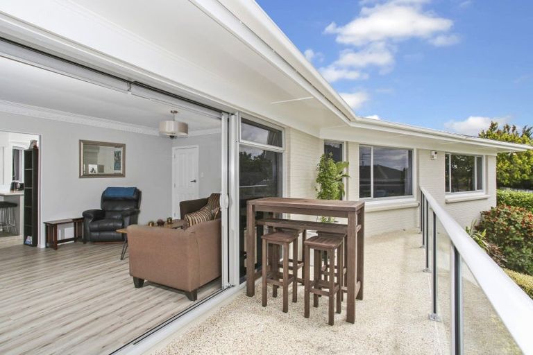 Photo of property in 13 Hanover Place, Pahurehure, Papakura, 2113