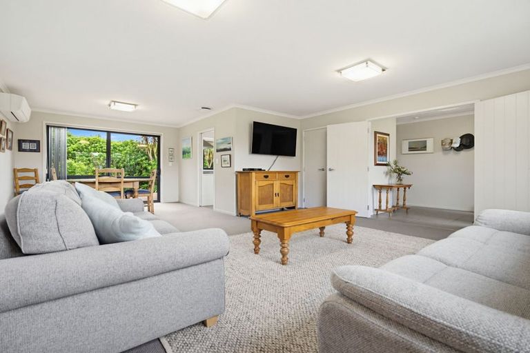 Photo of property in 180 Saint James Drive, Huntington, Hamilton, 3210