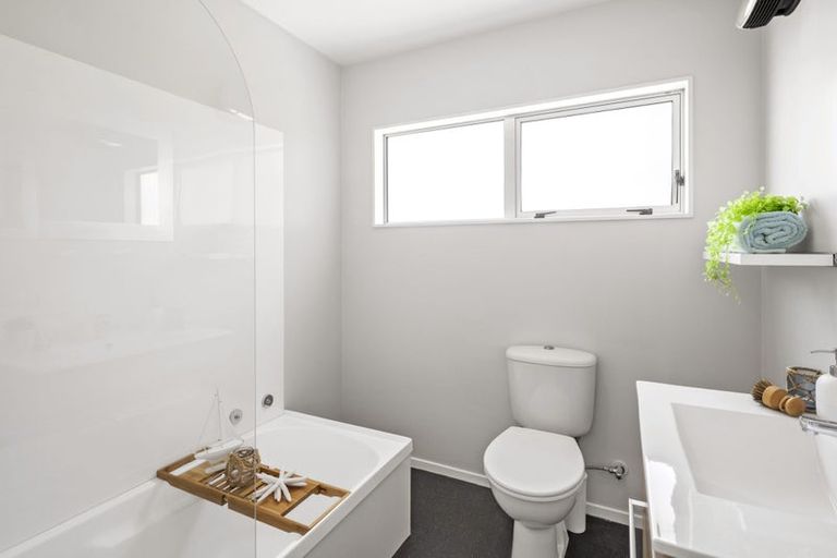 Photo of property in 75 Houghton Bay Road, Houghton Bay, Wellington, 6023