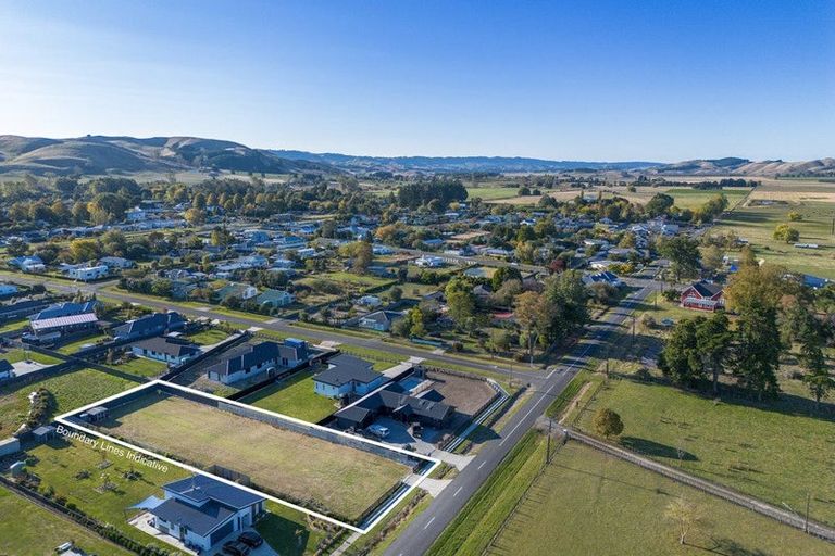 Photo of property in 6 White Road, Otane, 4202