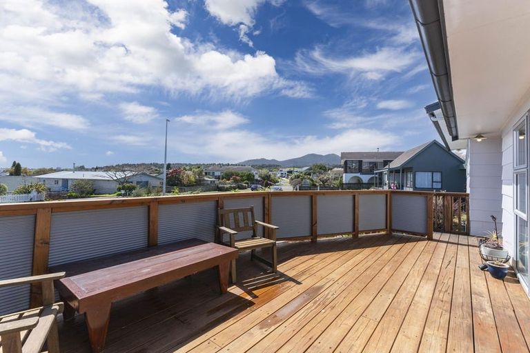 Photo of property in 14 Kempton Place, Richmond Heights, Taupo, 3330