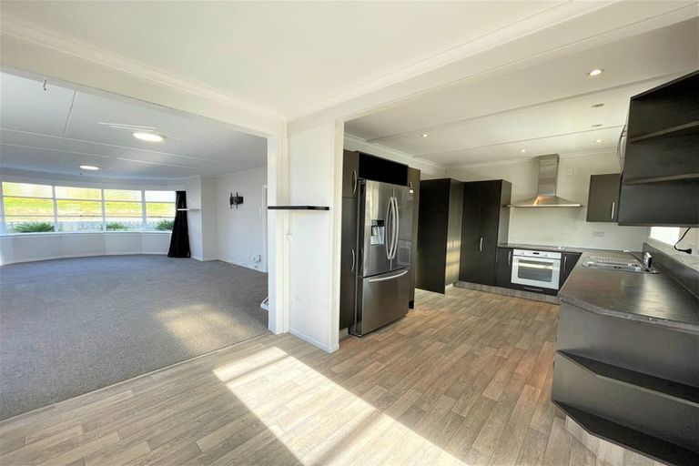 Photo of property in 6 Cossens Street, Balclutha, 9230