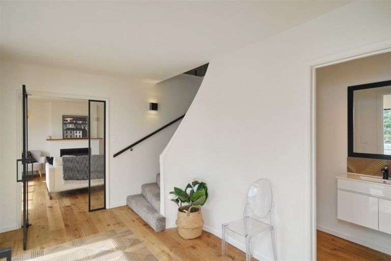 Photo of property in 68 Landsdowne Terrace, Cashmere, Christchurch, 8022