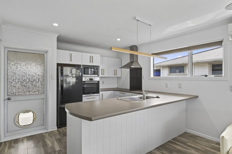 Photo of property in 7 Victor Street, Hurdon, New Plymouth, 4310