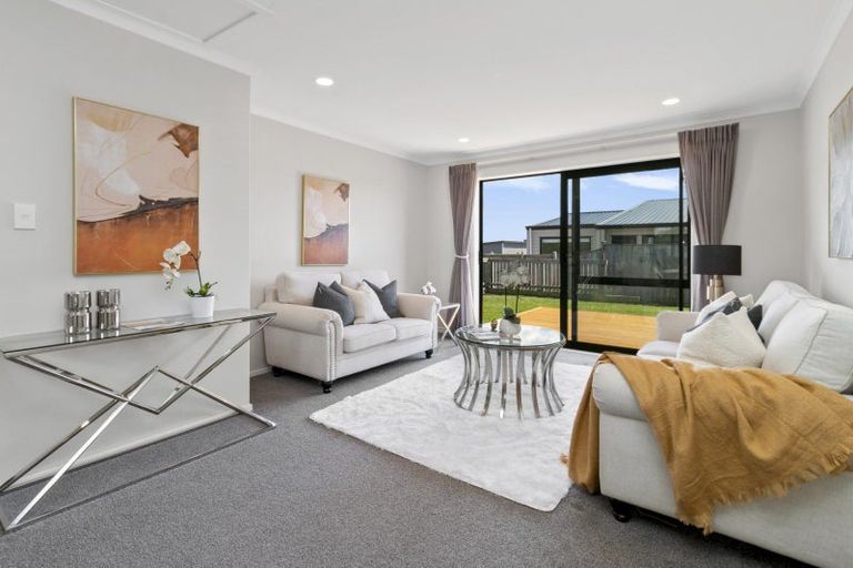 Photo of property in 23b Poruru Close, Papakura, 2110