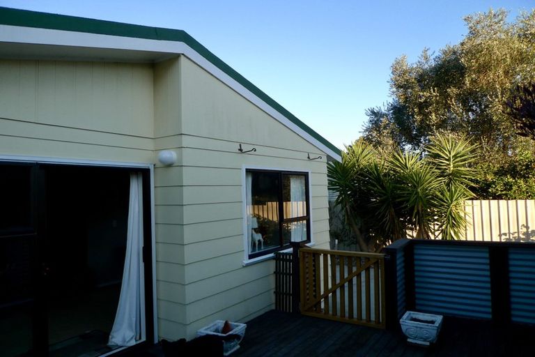 Photo of property in 175 Te Moana Road, Waikanae, 5036