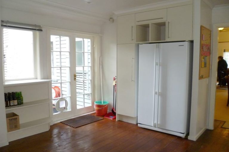 Photo of property in 11 Glen Road, Kelburn, Wellington, 6012