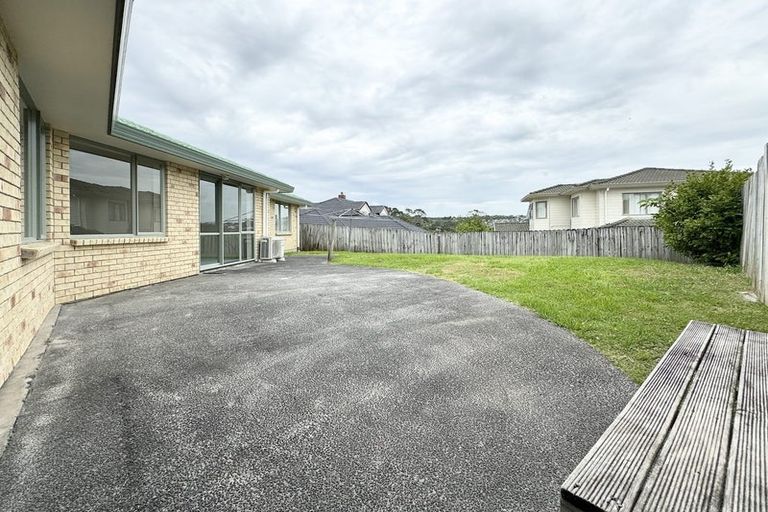 Photo of property in 42 Summerland Drive, Henderson, Auckland, 0612