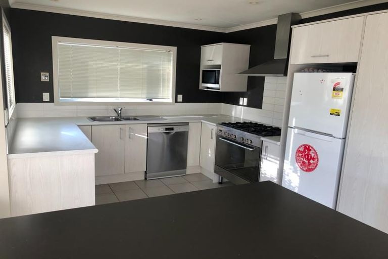 Photo of property in 2 Milford Street, Aotea, Porirua, 5024