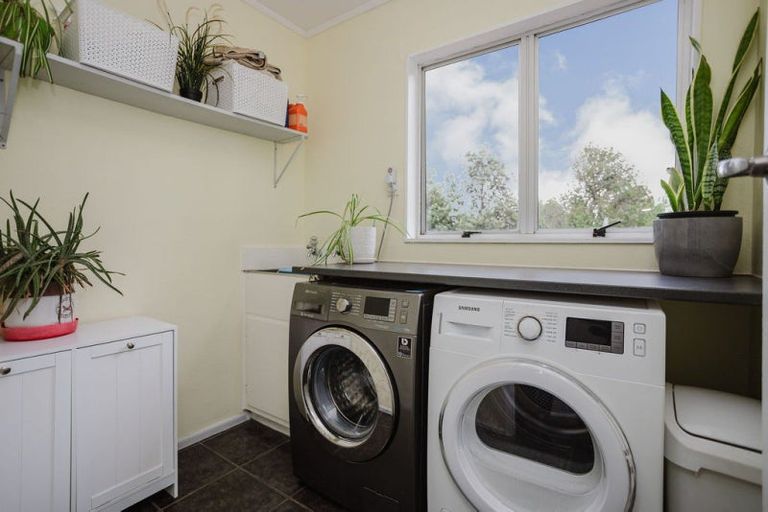 Photo of property in 47 Knight Road, Dannevirke, 4976