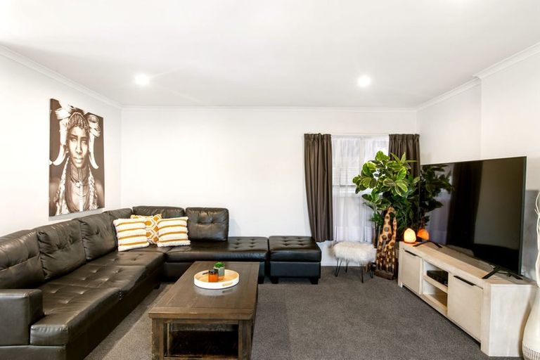 Photo of property in 4 Katrina Place, Massey, Auckland, 0614