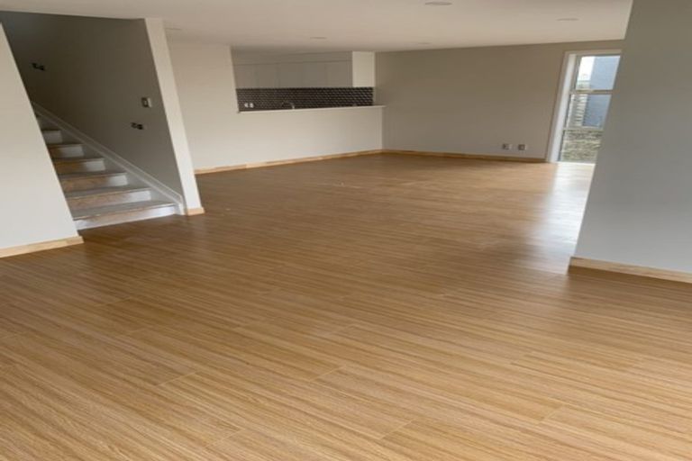 Photo of property in 28 Aeronautic Road, Takanini, 2112