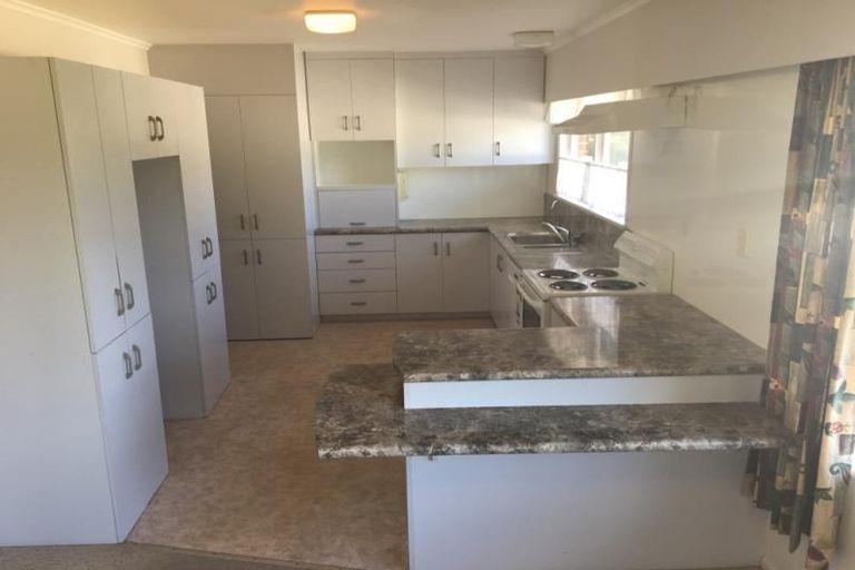 Photo of property in 41 Rimutaka Place, Titirangi, Auckland, 0604