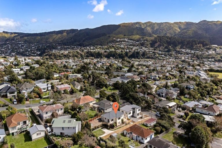 Photo of property in 5 Mahoe Street, Tawa, Wellington, 5028