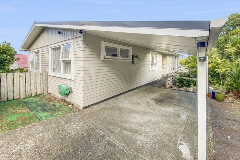 Photo of property in 16 Halifax Street, Kingston, Wellington, 6021