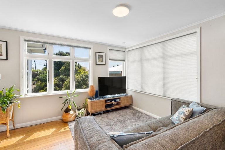 Photo of property in 160 Wellington Road, Paekakariki, 5034