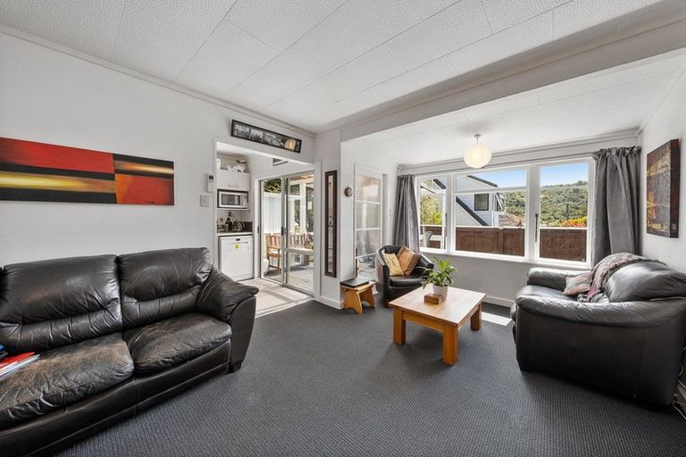 Photo of property in 160 Waikawa Road, Picton, 7220