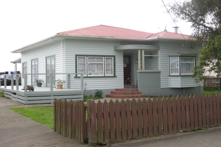 Photo of property in 15 Liverpool Street, Levin, 5510