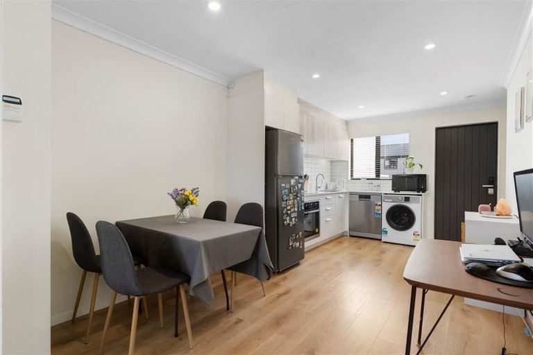 Photo of property in 10 Kiato Lane, Flat Bush, Auckland, 2019