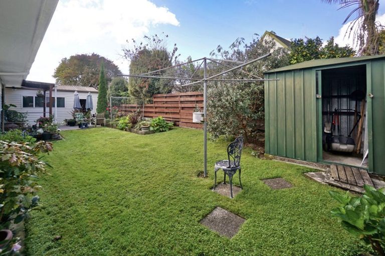 Photo of property in 100b Boucher Avenue, Te Puke, 3119