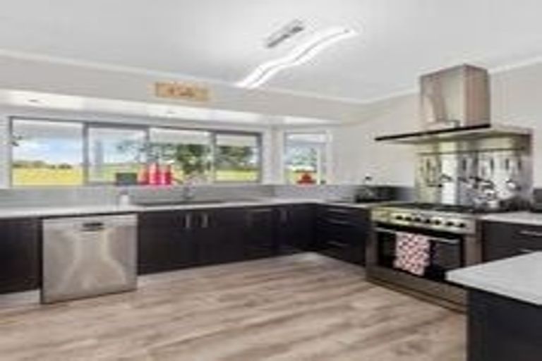 Photo of property in 515 Whitehills Road, Waitoki, Silverdale, 0994