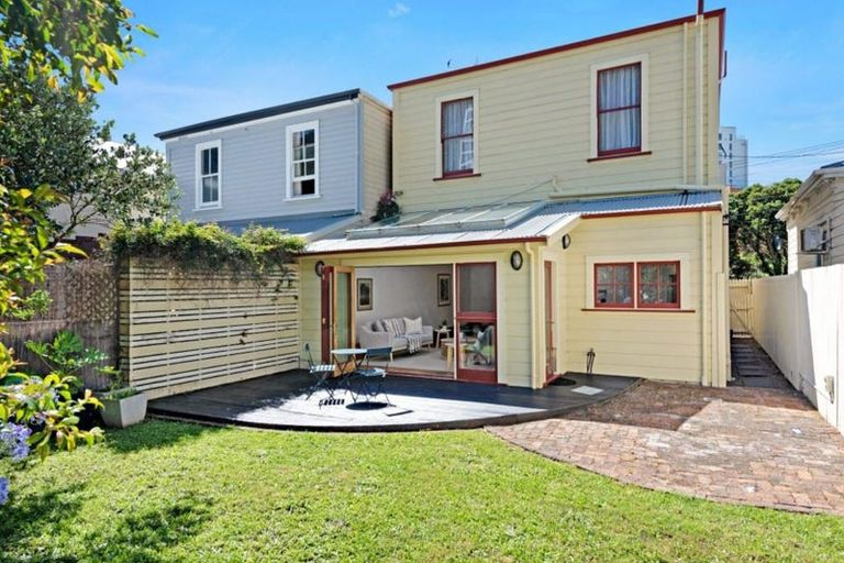 Photo of property in 128 Tinakori Road, Thorndon, Wellington, 6011