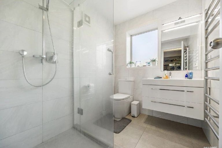 Photo of property in 8 Asbury Crescent, Campbells Bay, Auckland, 0630