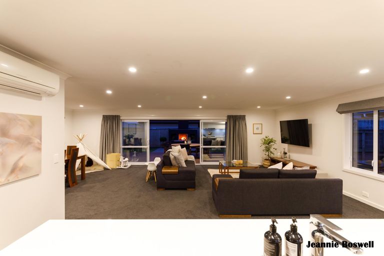 Photo of property in 51 Liberty Grove, Kelvin Grove, Palmerston North, 4414