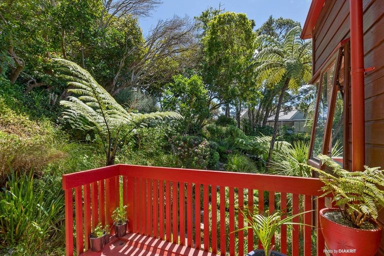 Photo of property in 6a Joll Street, Karori, Wellington, 6012