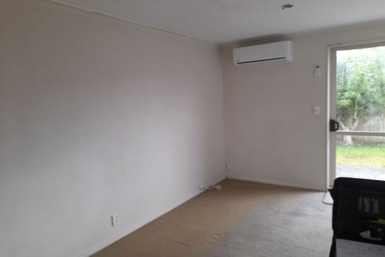 Photo of property in 87 Armoy Drive, East Tamaki, Auckland, 2016