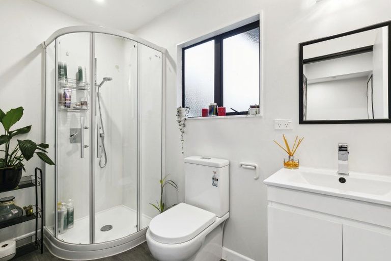 Photo of property in 37 Westhaven Drive, Tawa, Wellington, 5028