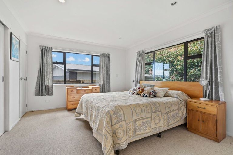 Photo of property in 10 Frangipani Street, Cable Bay, 0420