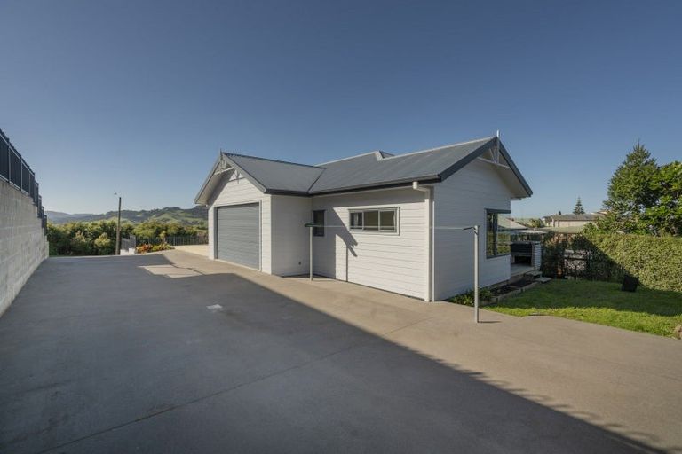 Photo of property in 115 Centennial Drive, Whitianga, 3510