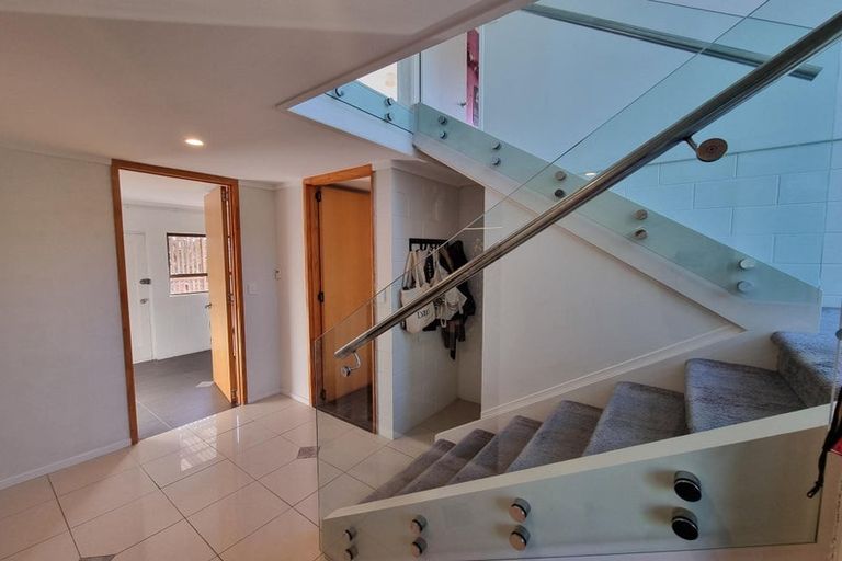 Photo of property in 2/14 Thelma Crescent, Torbay, Auckland, 0630