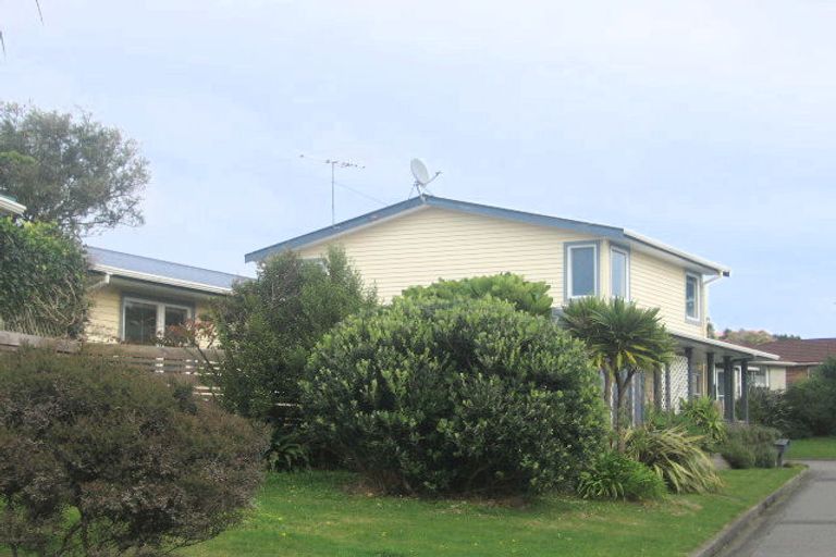 Photo of property in 12 Cherry Blossom Grove, Maungaraki, Lower Hutt, 5010