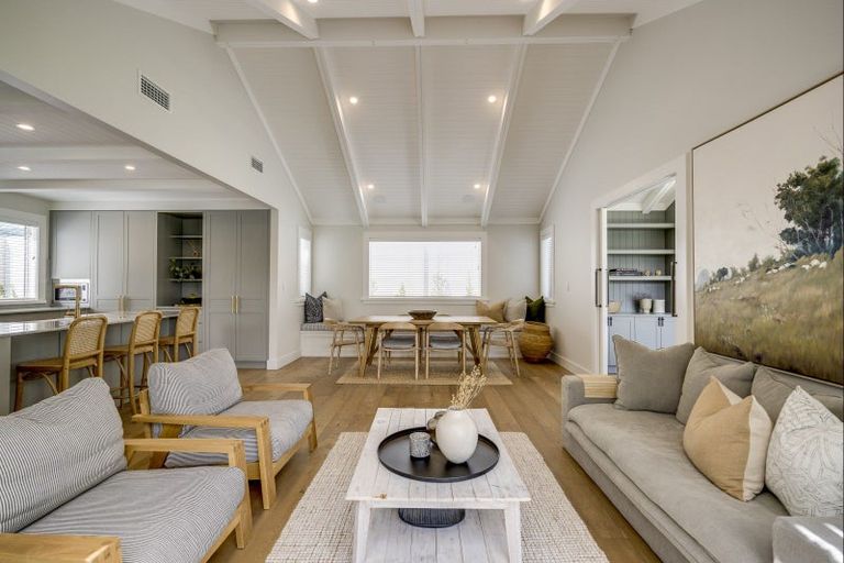 Photo of property in 12 Taruna Place, Havelock North, 4130