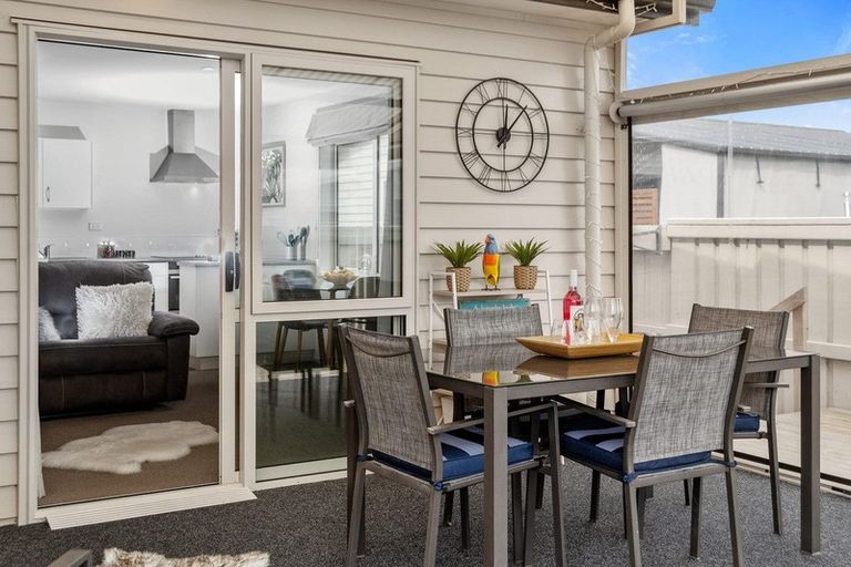 Photo of property in 11 Kamahi Crescent, Papamoa Beach, Papamoa, 3118