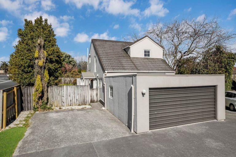 Photo of property in 2/163 Whitford Road, Somerville, Auckland, 2014