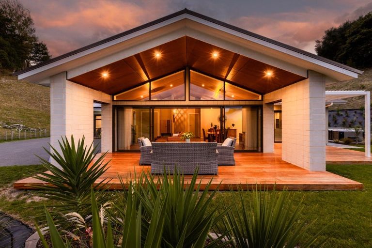 Photo of property in 26 Rochfort Road, Havelock North, 4130