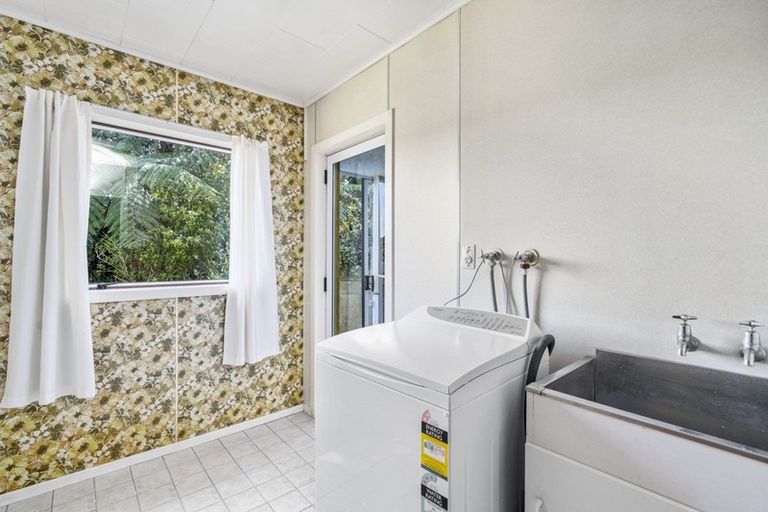 Photo of property in 102 Awanui Street, Merrilands, New Plymouth, 4312