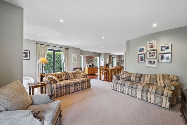 Photo of property in 2 Hogarth Lane, Burnside, Christchurch, 8053