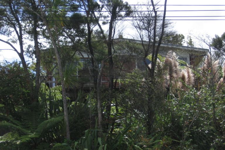 Photo of property in 33 Neptune Avenue, Beach Haven, Auckland, 0626