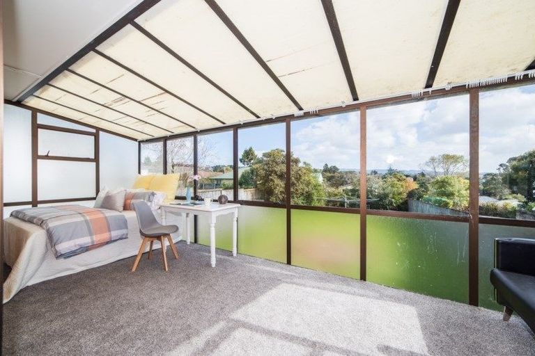 Photo of property in 115 Woodglen Road, Glen Eden, Auckland, 0602